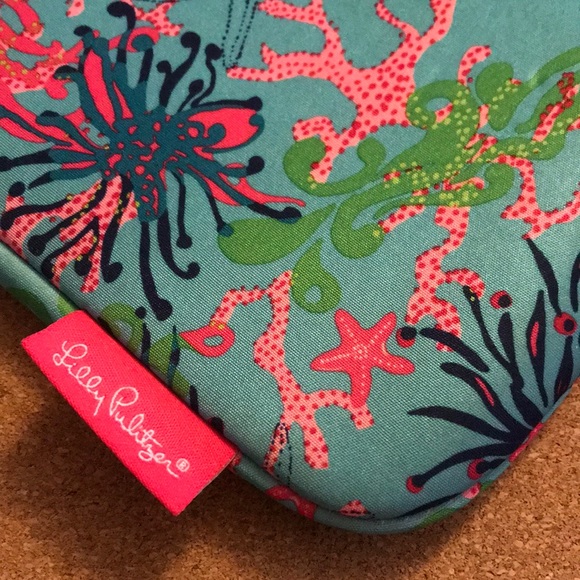 Lilly Pulitzer IPad case, Excellent condition - Picture 3 of 4